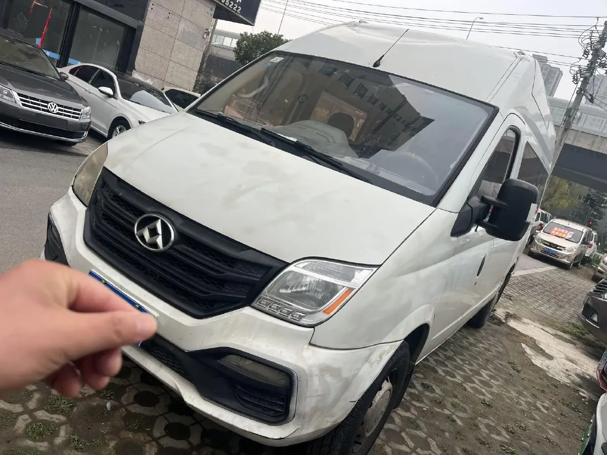2013 MAXUS XinTu V80 2.5T 136HP L4 5MT,autocango,china used car exporter,china ev exporter,chinese used car exporter,chinese used ev exporter