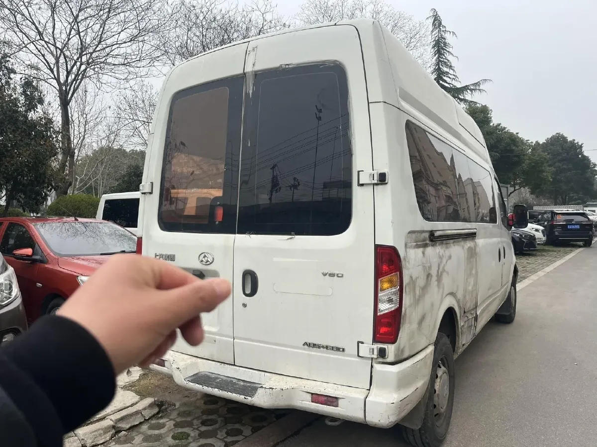 2013 MAXUS XinTu V80 2.5T 136HP L4 5MT,autocango,china used car exporter,china ev exporter,chinese used car exporter,chinese used ev exporter