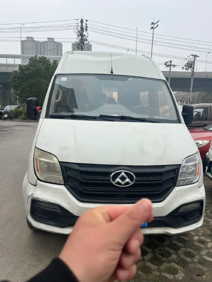 2013 MAXUS XinTu V80 2.5T 136HP L4 5MT,autocango,china used car exporter,china ev exporter,chinese used car exporter,chinese used ev exporter