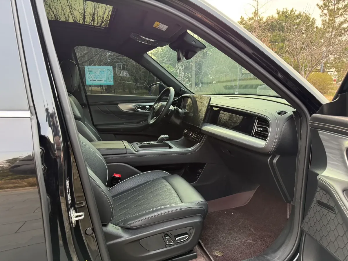 2022 GAC Trumpchi GS8 2.0T 252HP L4 8AT,autocango,china used car exporter,china ev exporter,chinese used car exporter,chinese used ev exporter