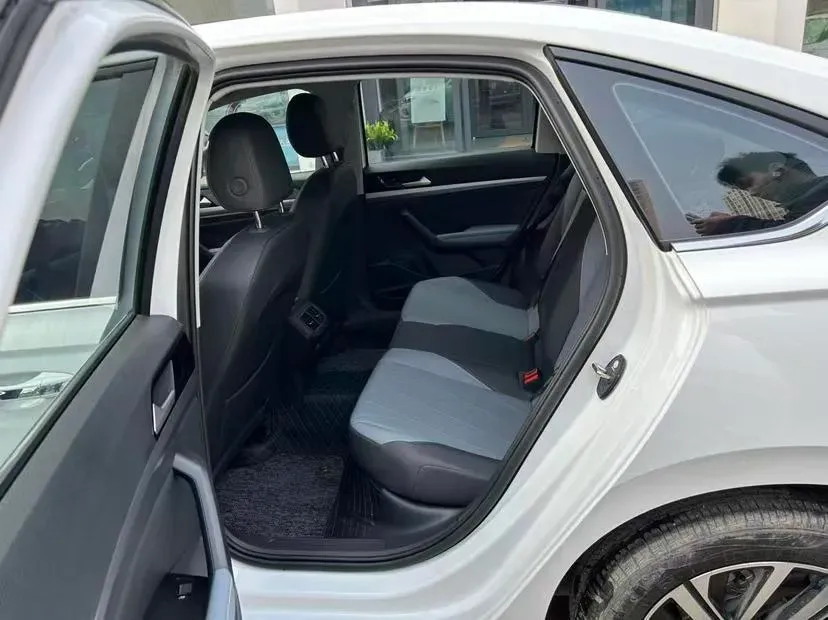 2023 Volkswagen Polo 1.5L 110HP L4 6AT,autocango,china used car exporter,china ev exporter,chinese used car exporter,chinese used ev exporter