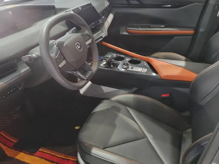 2023 ChangAn UNI-V iDD 1.5T 170HP L4 6TCT PHEV 18.4KWH,autocango,china used car exporter,china ev exporter,chinese used car exporter,chinese used ev exporter