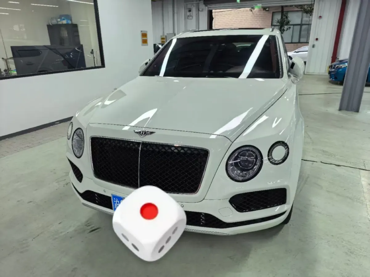 2018 Bentley Bentayga 4.0T 550HP V8 8AT,autocango,china used car exporter,china ev exporter,chinese used car exporter,chinese used ev exporter