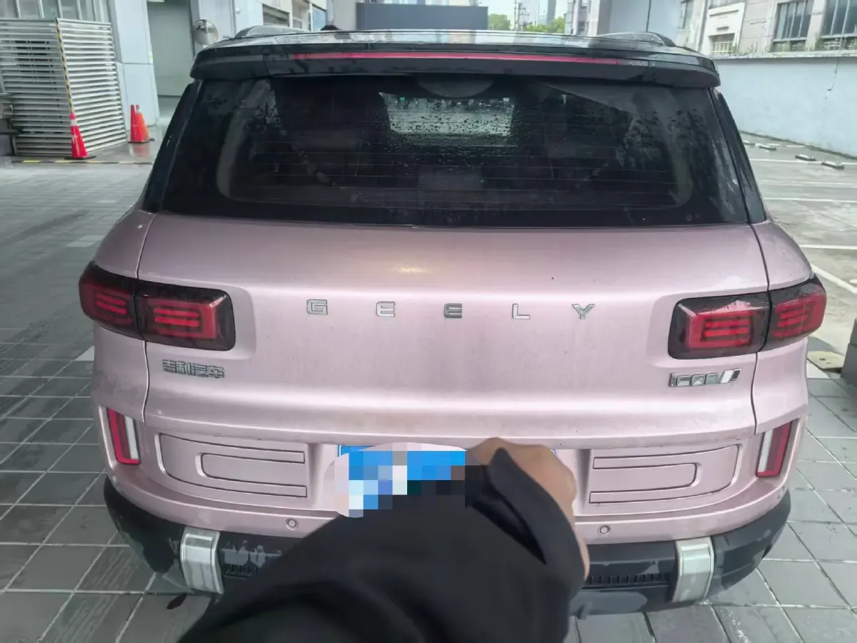 2023 Geely ICON 1.5T 181HP L4 7DCT,autocango,china used car exporter,china ev exporter,chinese used car exporter,chinese used ev exporter