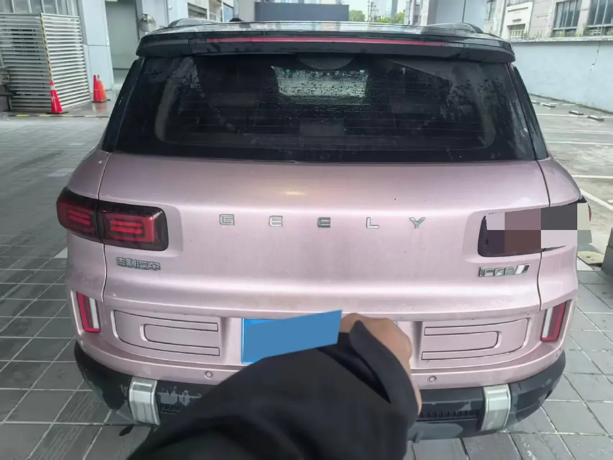 2023 Geely ICON 1.5T 181HP L4 7DCT,autocango,china used car exporter,china ev exporter,chinese used car exporter,chinese used ev exporter