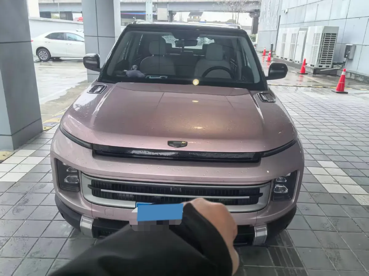2023 Geely ICON 1.5T 181HP L4 7DCT,autocango,china used car exporter,china ev exporter,chinese used car exporter,chinese used ev exporter