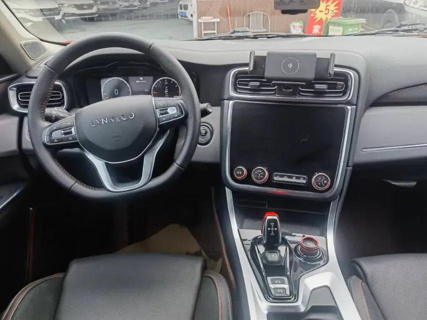 2019 LYNK&CO 01 2.0T 190HP L4 7DCT,autocango,china used car exporter,china ev exporter,chinese used car exporter,chinese used ev exporter