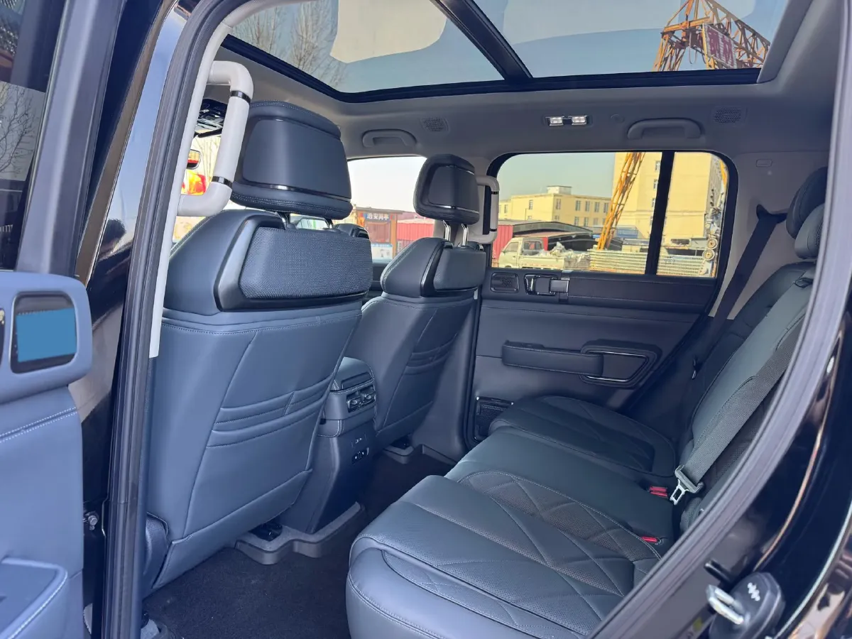 2023 FangChengBao Bao 5 1.5T 194HP L4 E-CVT PHEV 31.8KWH,autocango,china used car exporter,china ev exporter,chinese used car exporter,chinese used ev exporter