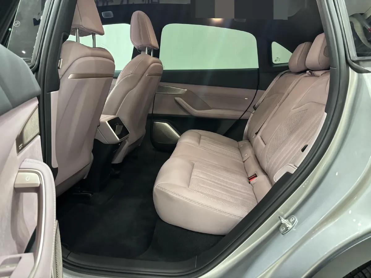 2024 IM L6 BEV 75KWH,autocango,china used car exporter,china ev exporter,chinese used car exporter,chinese used ev exporter