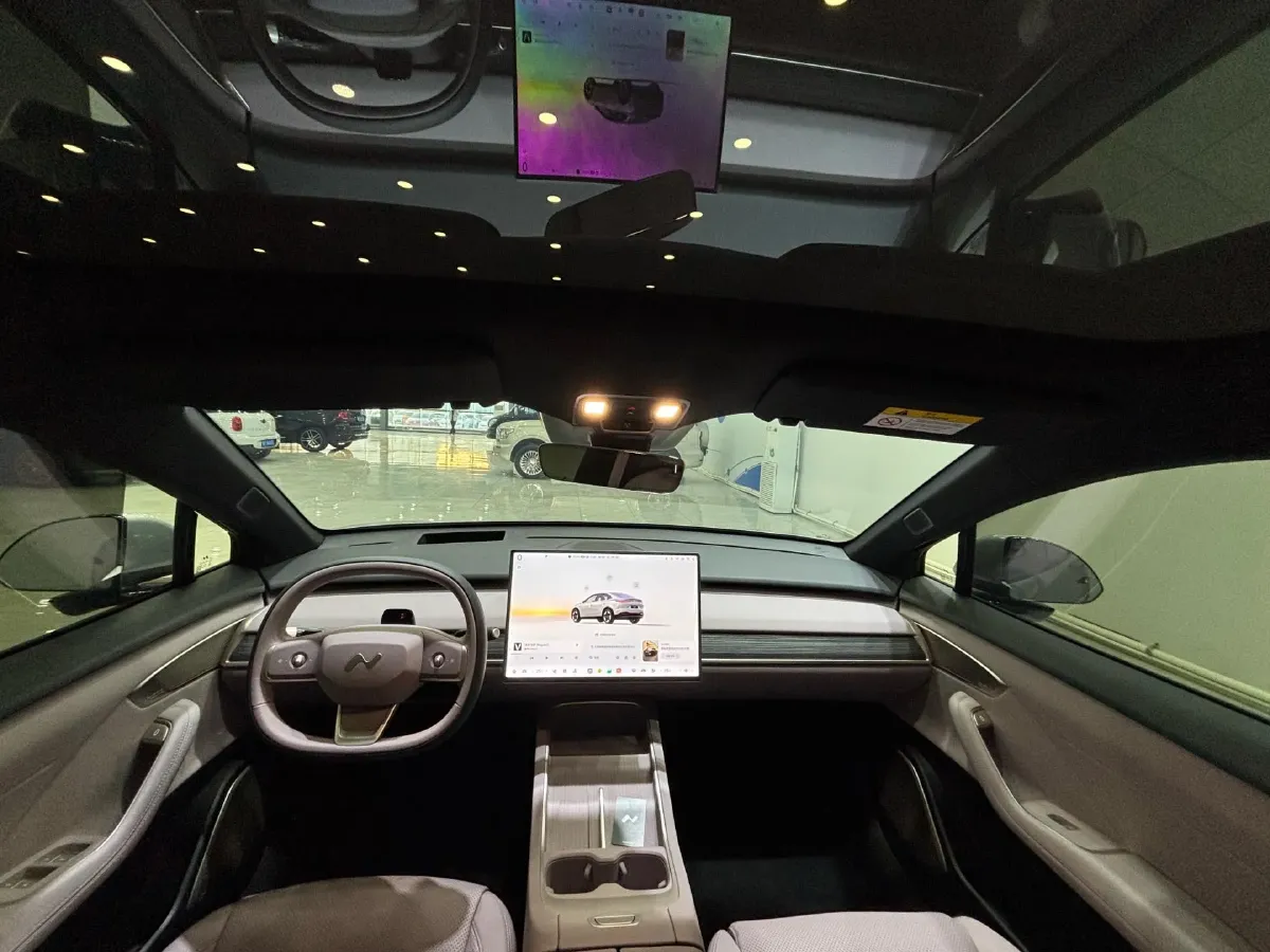 2024 IM L6 BEV 75KWH,autocango,china used car exporter,china ev exporter,chinese used car exporter,chinese used ev exporter