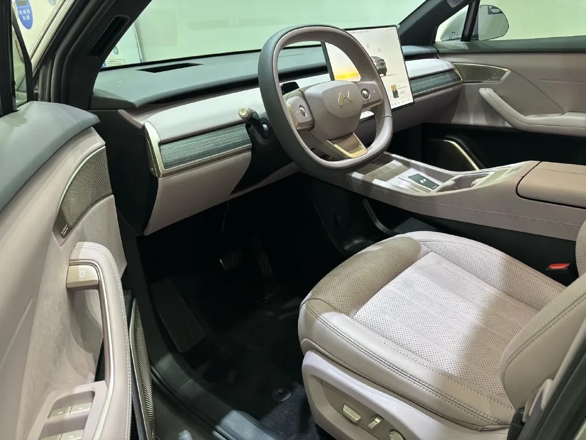 2024 IM L6 BEV 75KWH,autocango,china used car exporter,china ev exporter,chinese used car exporter,chinese used ev exporter