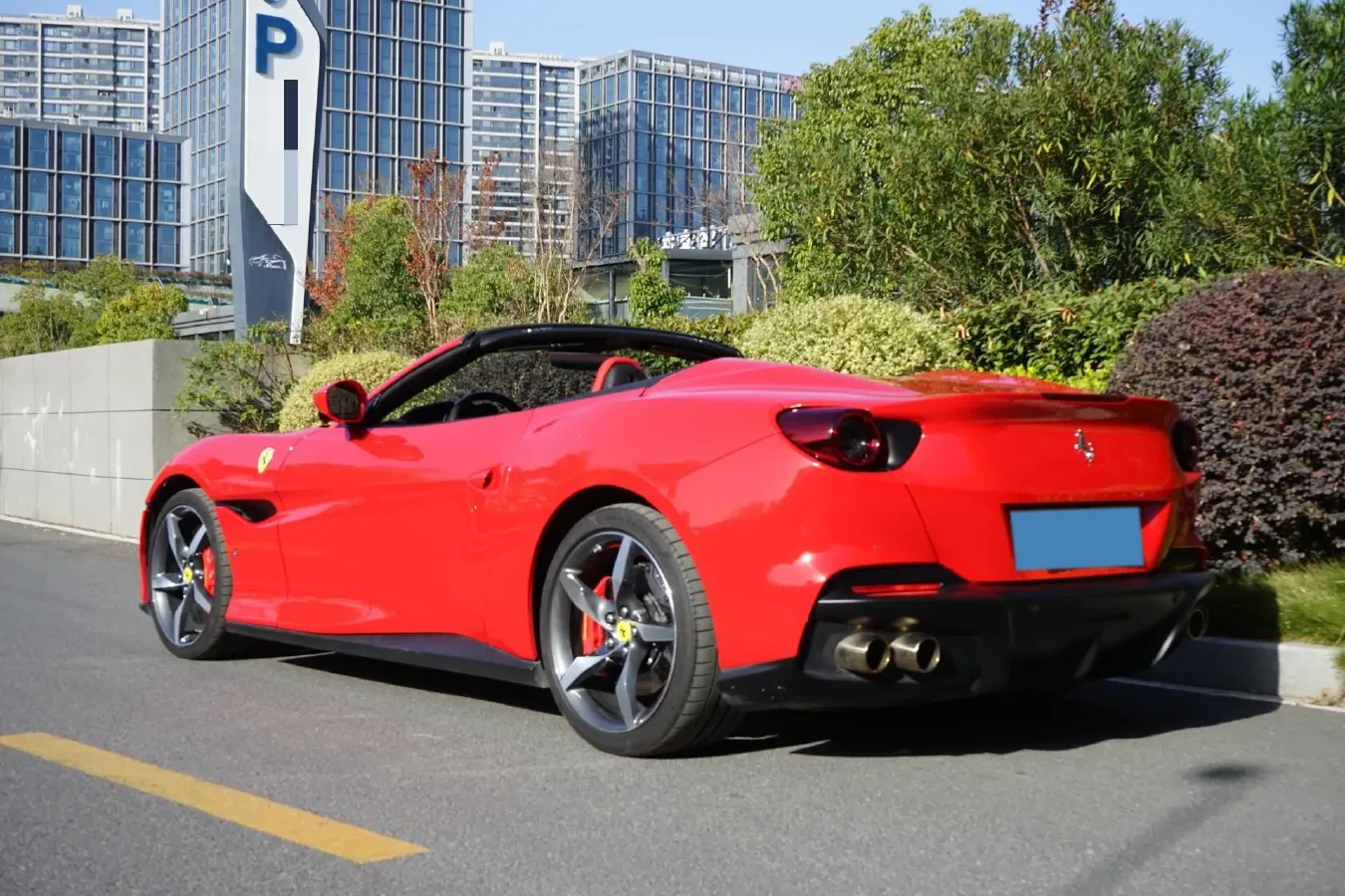 2021 Ferrari Portofino 3.9T 620HP V8 8DCT,autocango,china used car exporter,china ev exporter,chinese used car exporter,chinese used ev exporter