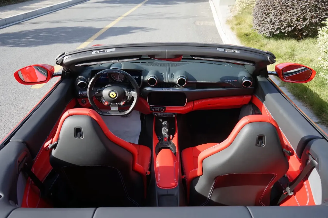 2021 Ferrari Portofino 3.9T 620HP V8 8DCT,autocango,china used car exporter,china ev exporter,chinese used car exporter,chinese used ev exporter