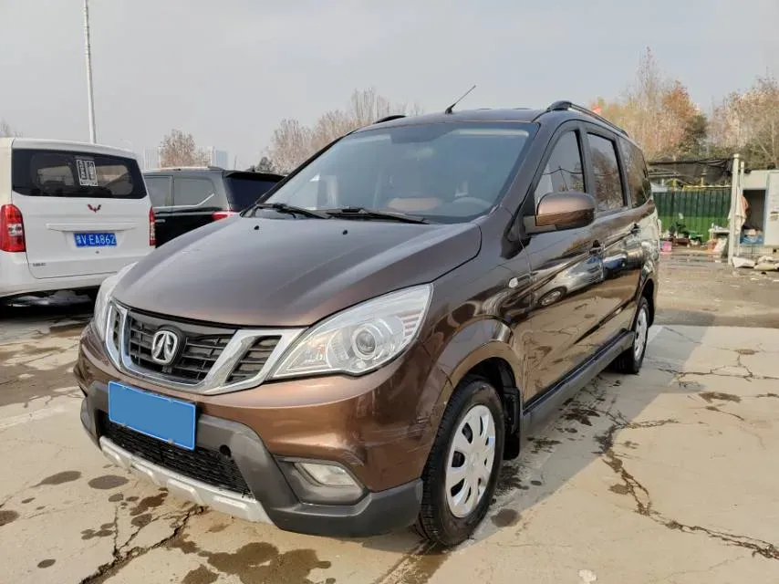2016 BAIC WeiWang M35 1.5L 116HP L4 5MT,autocango,china used car exporter,china ev exporter,chinese used car exporter,chinese used ev exporter