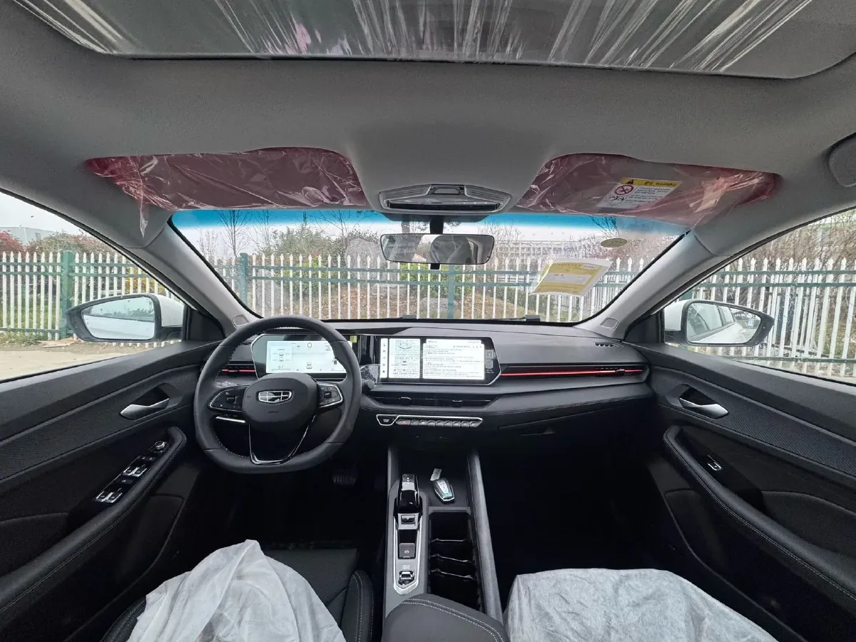 2024 Geely Binray 1.5T 181HP L4 7DCT,autocango,china used car exporter,china ev exporter,chinese used car exporter,chinese used ev exporter