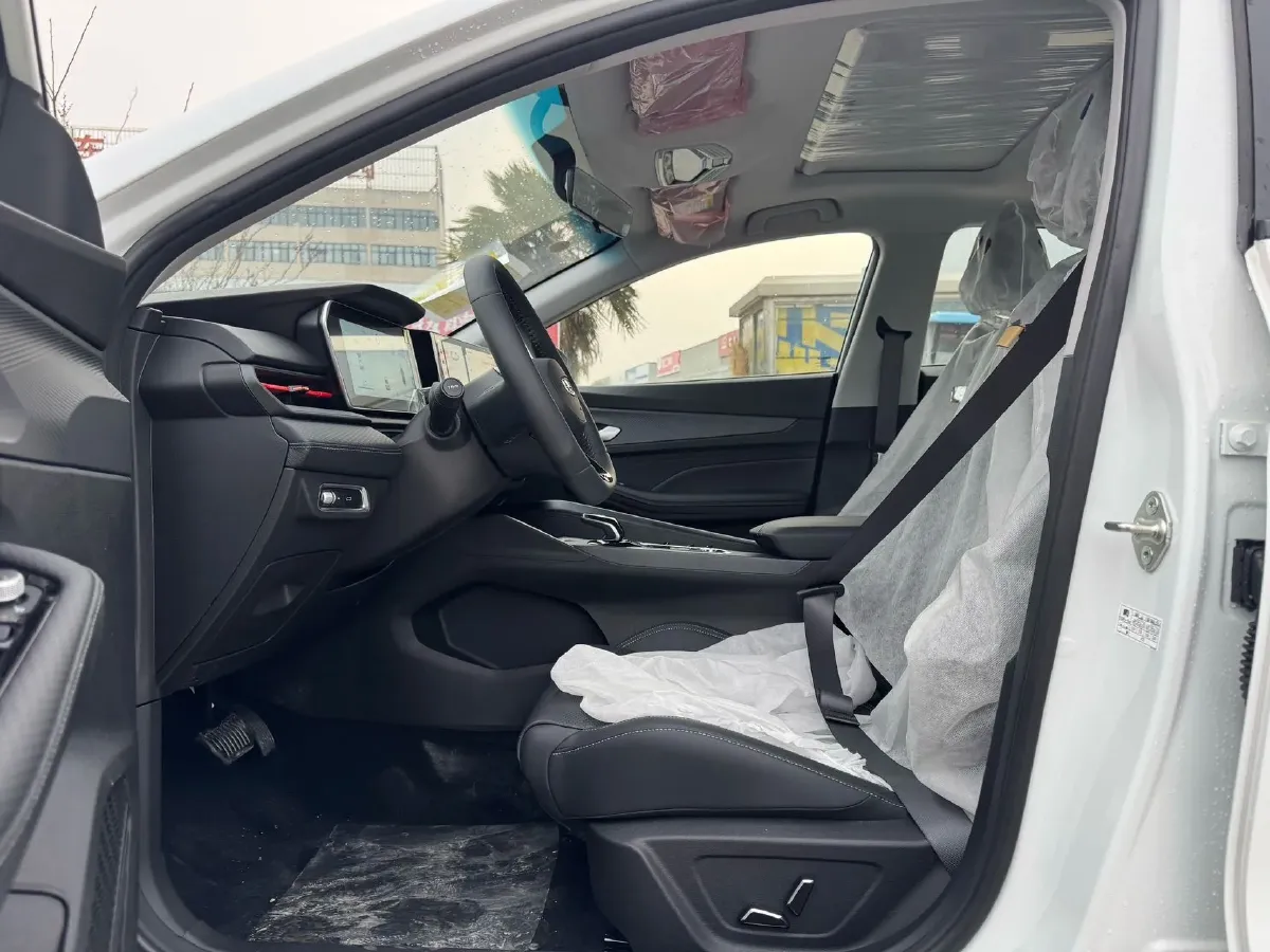 2024 Geely Binray 1.5T 181HP L4 7DCT,autocango,china used car exporter,china ev exporter,chinese used car exporter,chinese used ev exporter