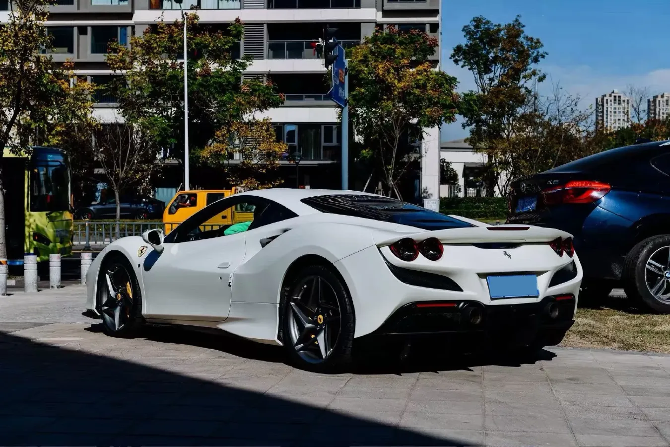 2019 Aston Martin DB11 5.2T 639HP V12 8AT,autocango,china used car exporter,china ev exporter,chinese used car exporter,chinese used ev exporter