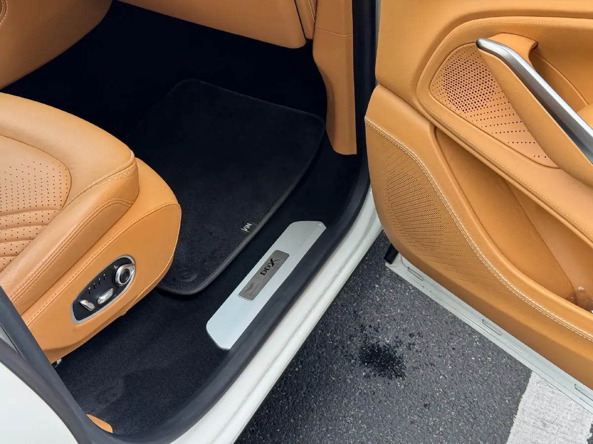 2021 Aston Martin DBX 4.0T 550HP V8 9AT,autocango,china used car exporter,china ev exporter,chinese used car exporter,chinese used ev exporter