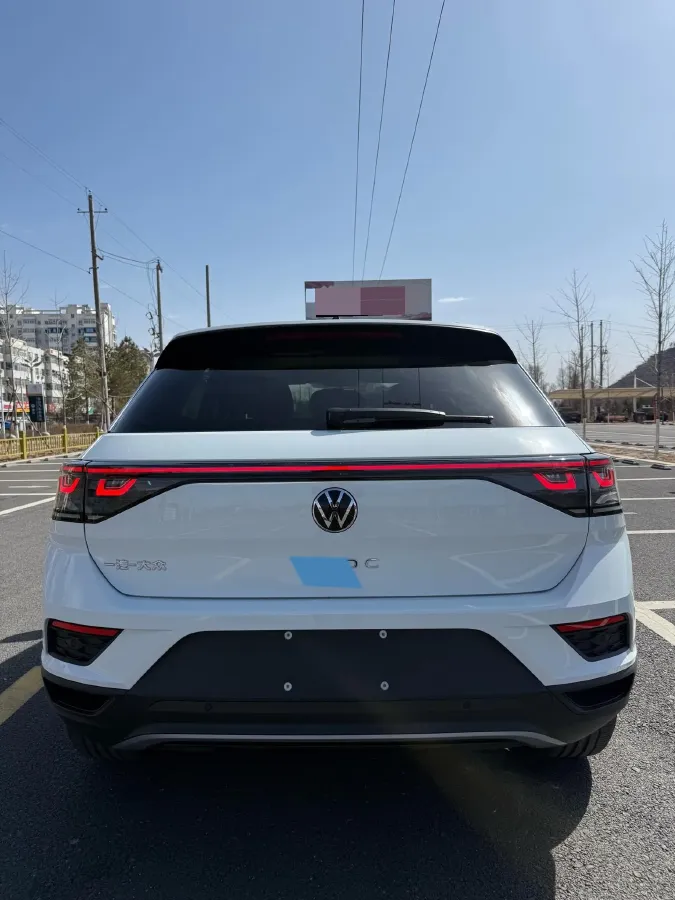 2025 Volkswagen T-Roc 1.4T 150HP L4 7DCT,autocango,china used car exporter,china ev exporter,chinese used car exporter,chinese used ev exporter