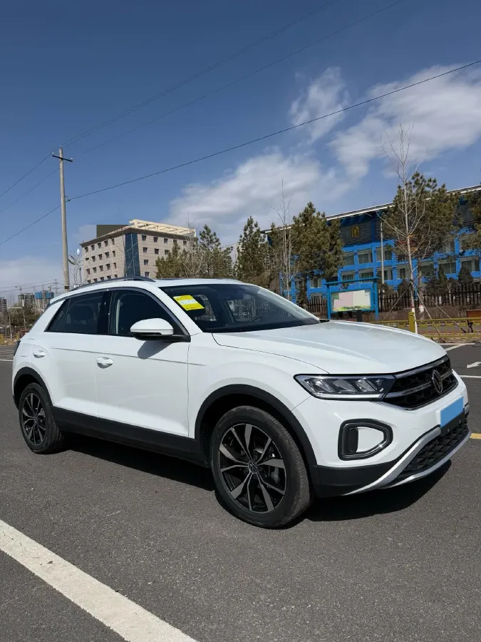 2025 Volkswagen T-Roc 1.4T 150HP L4 7DCT,autocango,china used car exporter,china ev exporter,chinese used car exporter,chinese used ev exporter