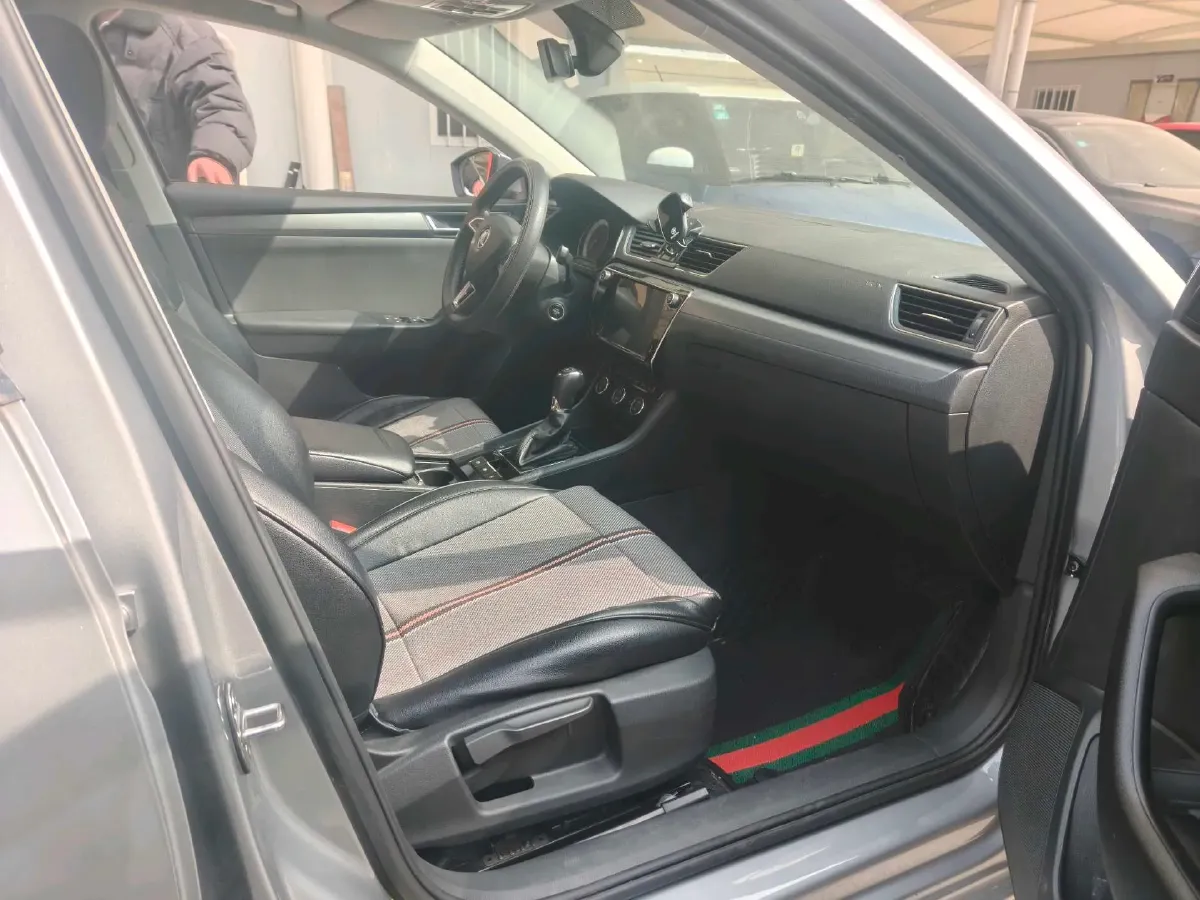 2018 Nissan Terra 2.5L 184HP L4 7AT,autocango,china used car exporter,china ev exporter,chinese used car exporter,chinese used ev exporter