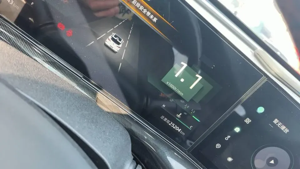 2022 ChangAn UNI-T 1.5T 188HP L4 7DCT,autocango,china used car exporter,china ev exporter,chinese used car exporter,chinese used ev exporter