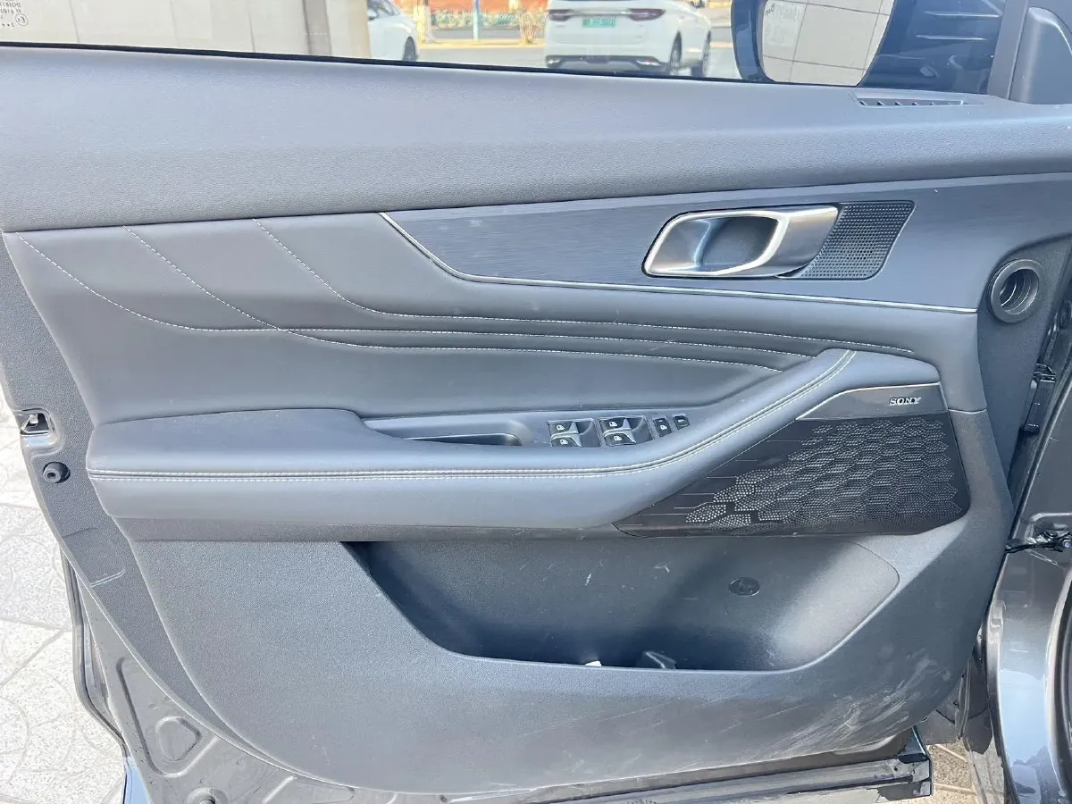 2024 ChangAn UNI-K 2.0T 233HP L4 8AT,autocango,china used car exporter,china ev exporter,chinese used car exporter,chinese used ev exporter