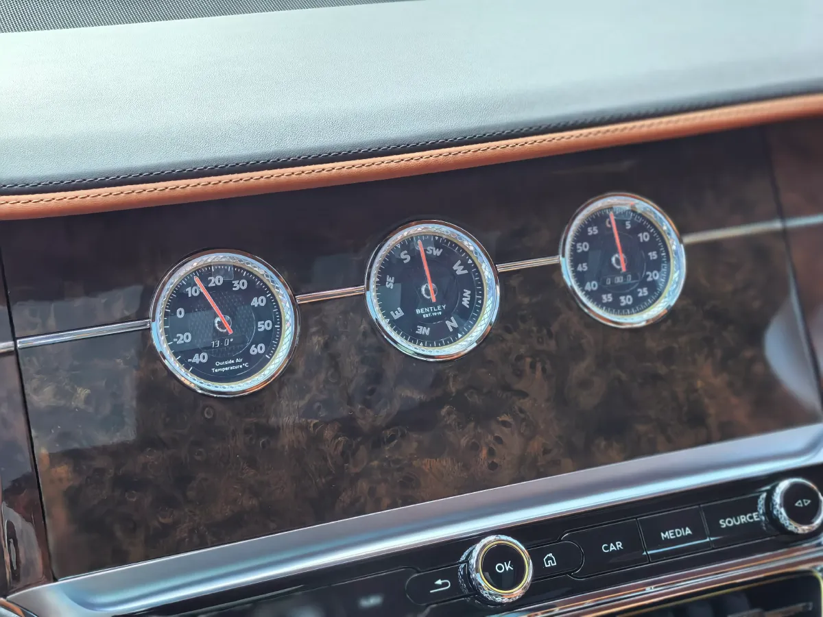 2021 Bentley Flying Spur 4.0T 550HP V8 8DCT,autocango,china used car exporter,china ev exporter,chinese used car exporter,chinese used ev exporter