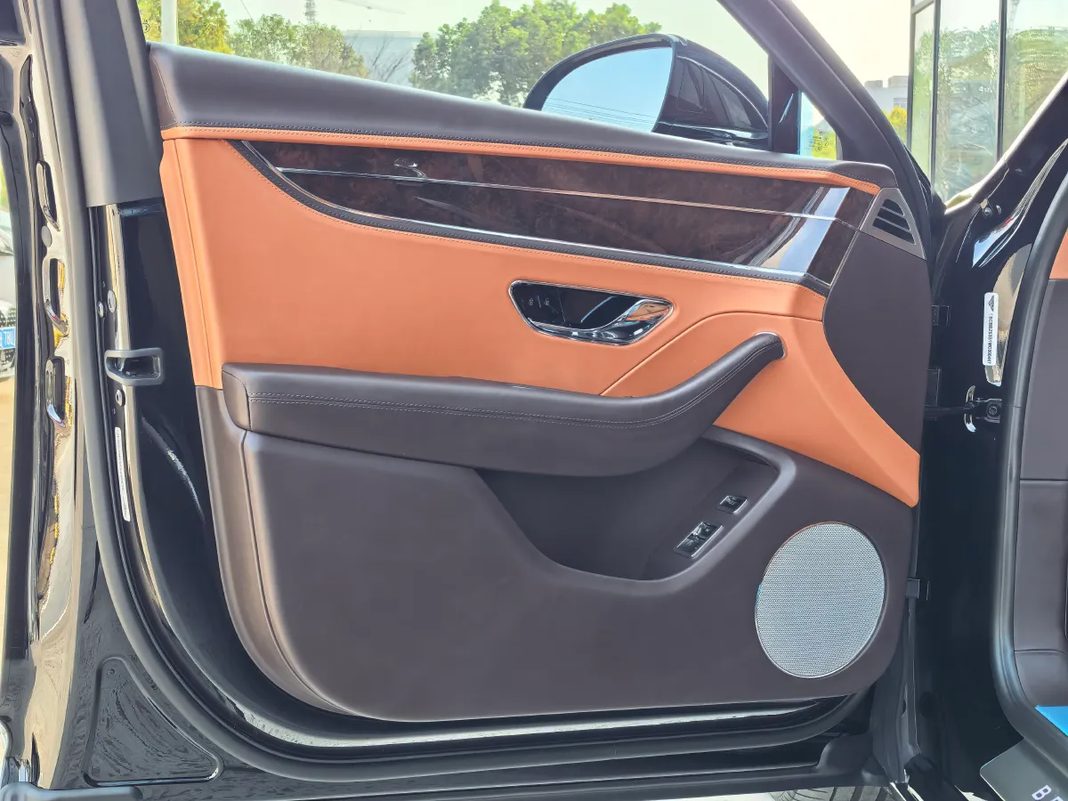 2021 Bentley Flying Spur 4.0T 550HP V8 8DCT,autocango,china used car exporter,china ev exporter,chinese used car exporter,chinese used ev exporter