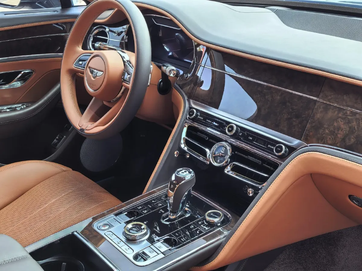 2021 Bentley Flying Spur 4.0T 550HP V8 8DCT,autocango,china used car exporter,china ev exporter,chinese used car exporter,chinese used ev exporter