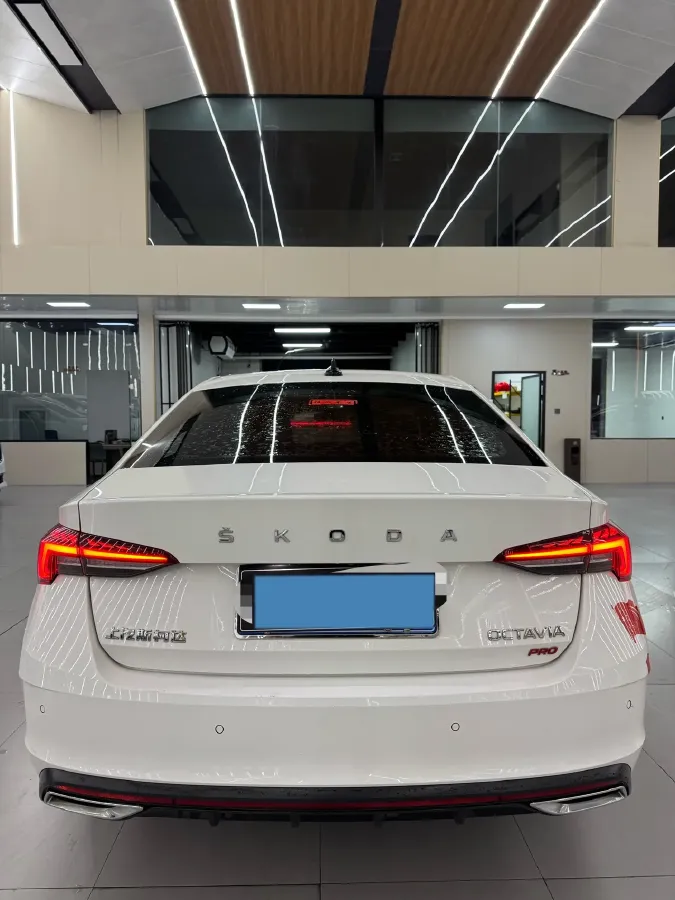 2022 Skoda Octavia 1.4T 150HP L4 7DCT,autocango,china used car exporter,china ev exporter,chinese used car exporter,chinese used ev exporter