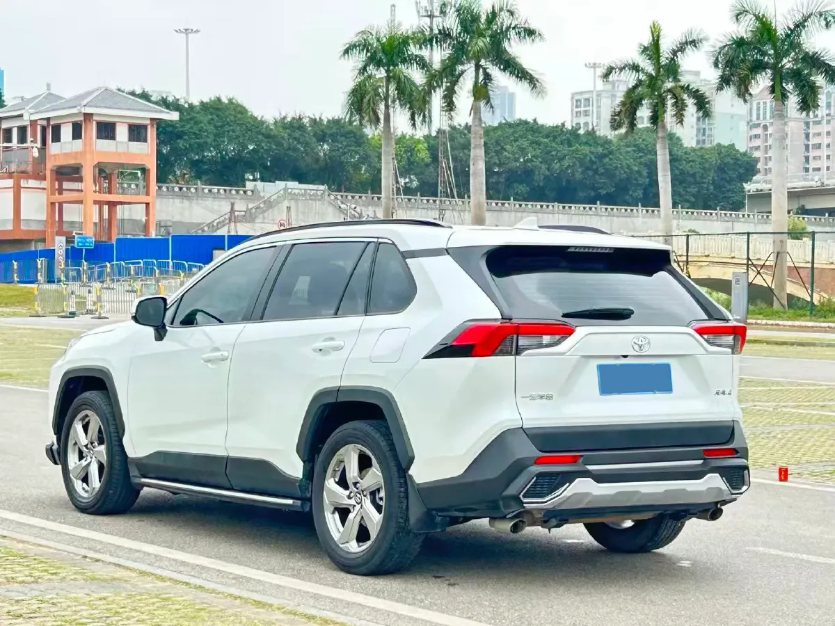2022 Toyota RAV4 2.0L 171HP L4 CVT,autocango,china used car exporter,china ev exporter,chinese used car exporter,chinese used ev exporter