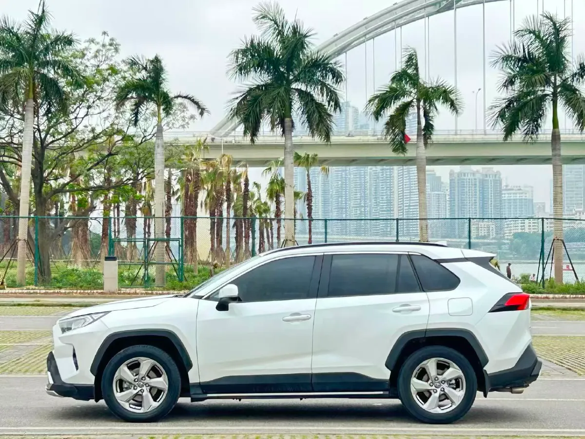 2022 Toyota RAV4 2.0L 171HP L4 CVT,autocango,china used car exporter,china ev exporter,chinese used car exporter,chinese used ev exporter