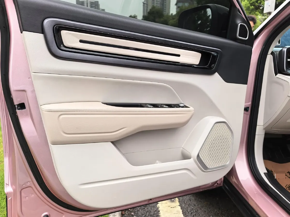 2023 Geely ICON 1.5T 181HP L4 7DCT,autocango,china used car exporter,china ev exporter,chinese used car exporter,chinese used ev exporter