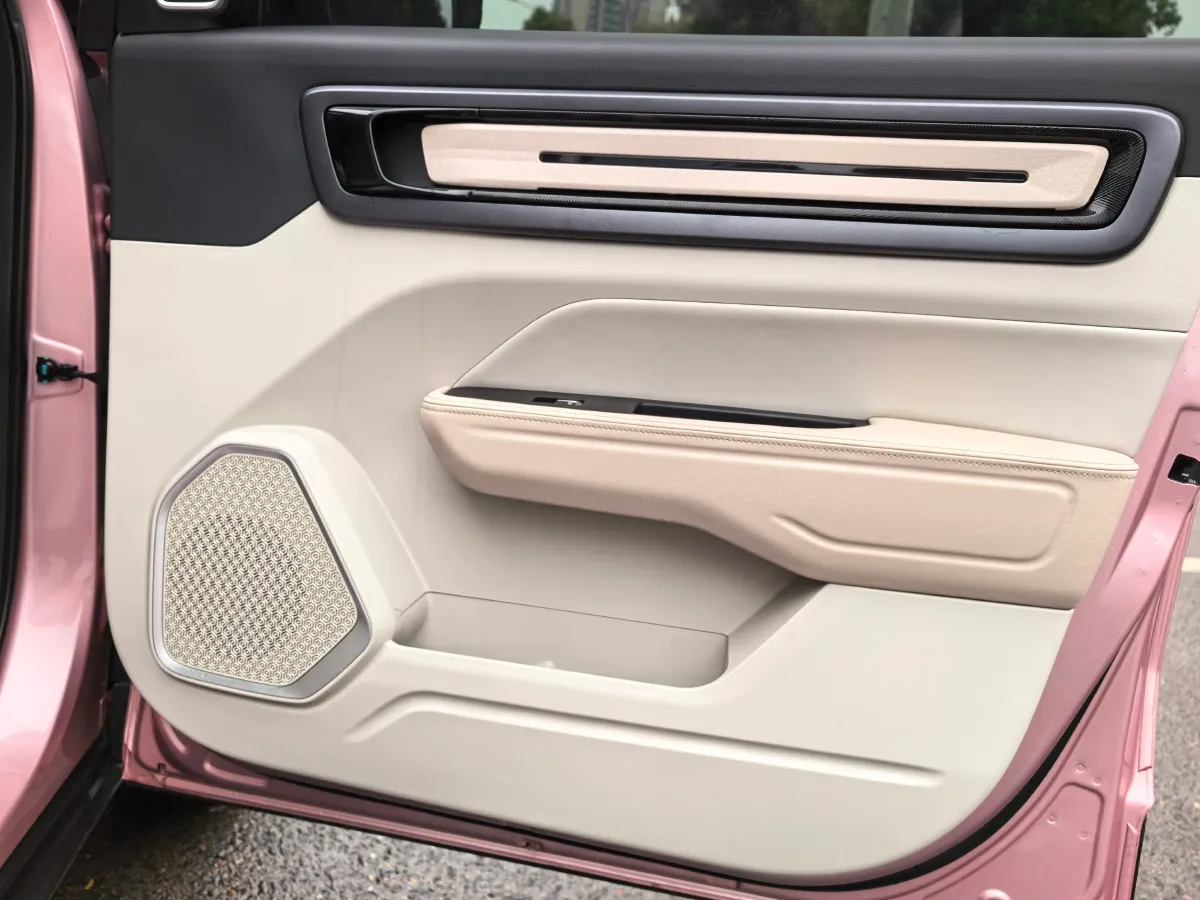 2023 Geely ICON 1.5T 181HP L4 7DCT,autocango,china used car exporter,china ev exporter,chinese used car exporter,chinese used ev exporter