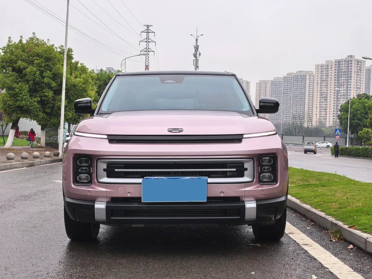 2023 Geely ICON 1.5T 181HP L4 7DCT,autocango,china used car exporter,china ev exporter,chinese used car exporter,chinese used ev exporter