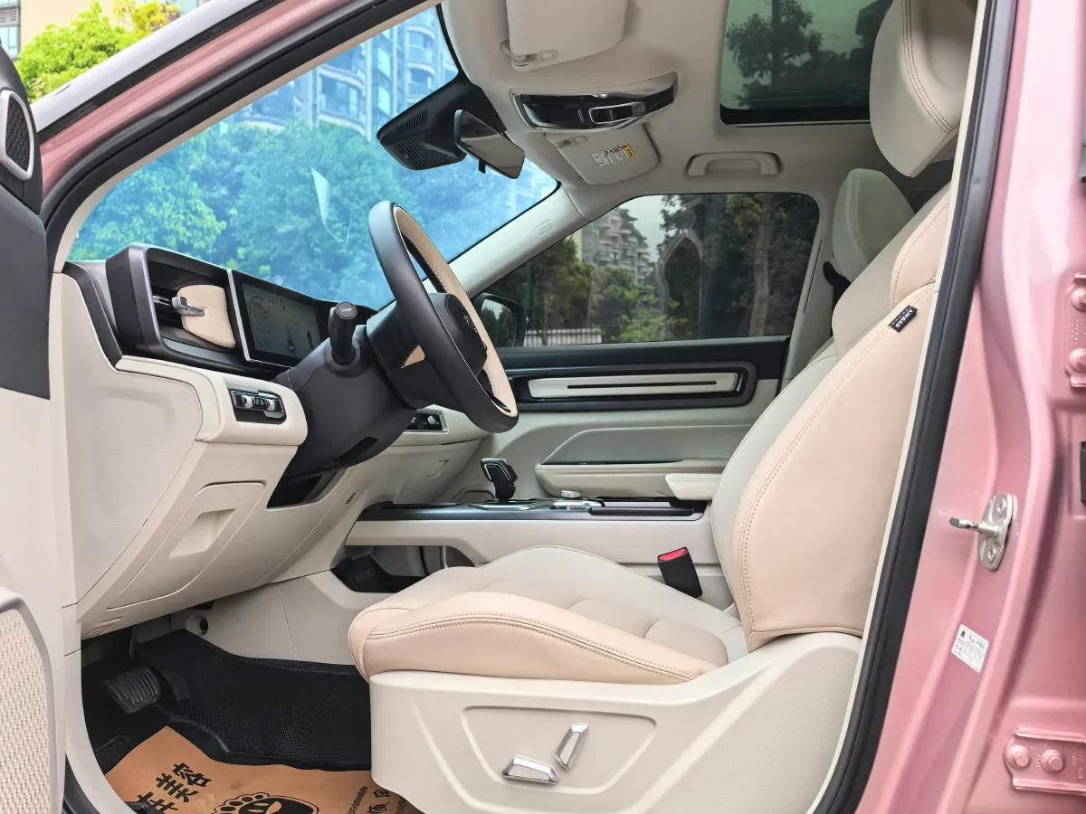 2023 Geely ICON 1.5T 181HP L4 7DCT,autocango,china used car exporter,china ev exporter,chinese used car exporter,chinese used ev exporter