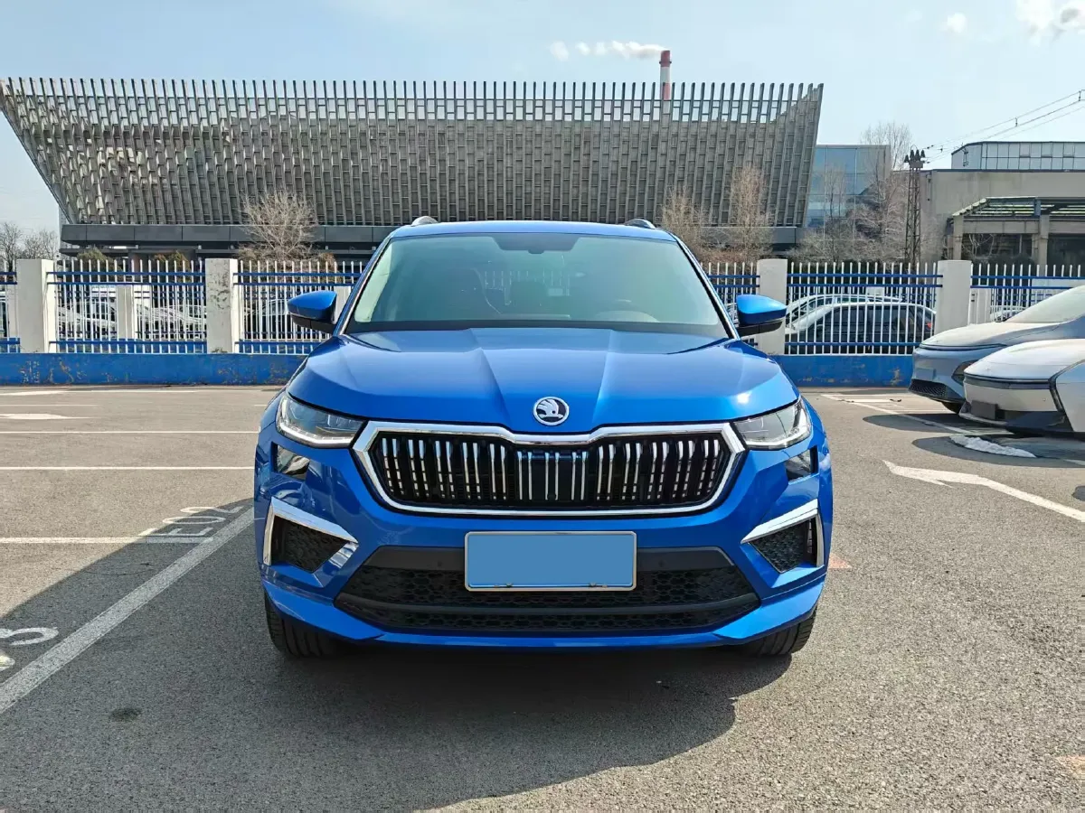 2022 Skoda Kodiak 2.0T 186HP L4 7DCT,autocango,china used car exporter,china ev exporter,chinese used car exporter,chinese used ev exporter