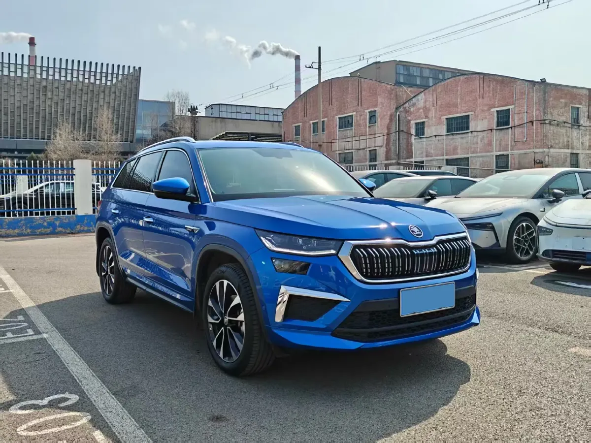 2022 Skoda Kodiak 2.0T 186HP L4 7DCT,autocango,china used car exporter,china ev exporter,chinese used car exporter,chinese used ev exporter