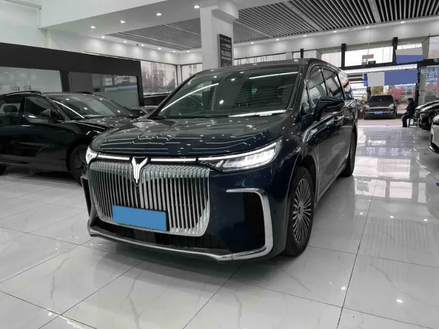 2025 Voyah Dream 1.5T 150HP L4 PHEV 41.7KWH,autocango,china used car exporter,china ev exporter,chinese used car exporter,chinese used ev exporter