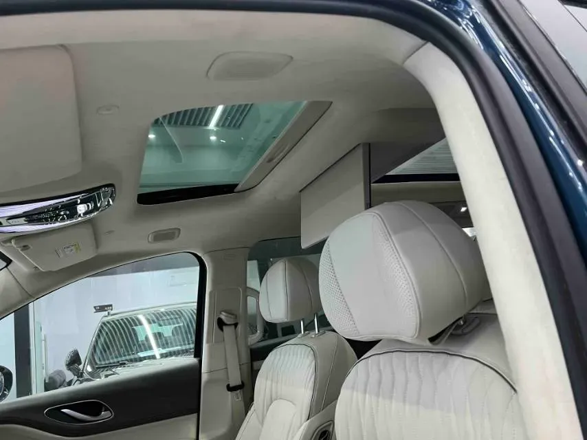 2025 Voyah Dream 1.5T 150HP L4 PHEV 41.7KWH,autocango,china used car exporter,china ev exporter,chinese used car exporter,chinese used ev exporter