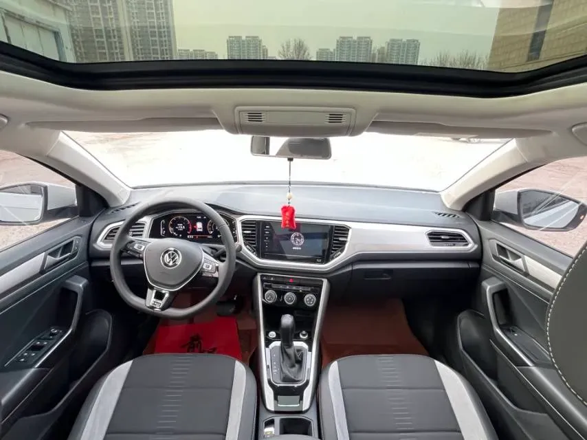 2022 Volkswagen T-Roc 1.4T 150HP L4 7DCT,autocango,china used car exporter,china ev exporter,chinese used car exporter,chinese used ev exporter