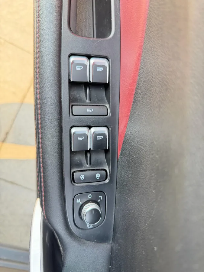 2021 Geely Coolray 1.4T 141HP L4 6DCT,autocango,china used car exporter,china ev exporter,chinese used car exporter,chinese used ev exporter