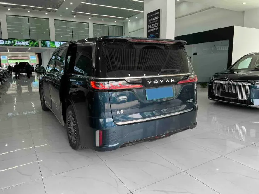 2025 Voyah Dream 1.5T 150HP L4 PHEV 41.7KWH,autocango,china used car exporter,china ev exporter,chinese used car exporter,chinese used ev exporter
