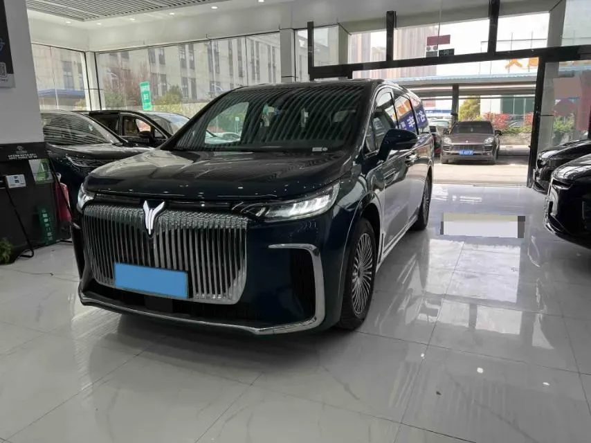 2025 Voyah Dream 1.5T 150HP L4 PHEV 41.7KWH,autocango,china used car exporter,china ev exporter,chinese used car exporter,chinese used ev exporter