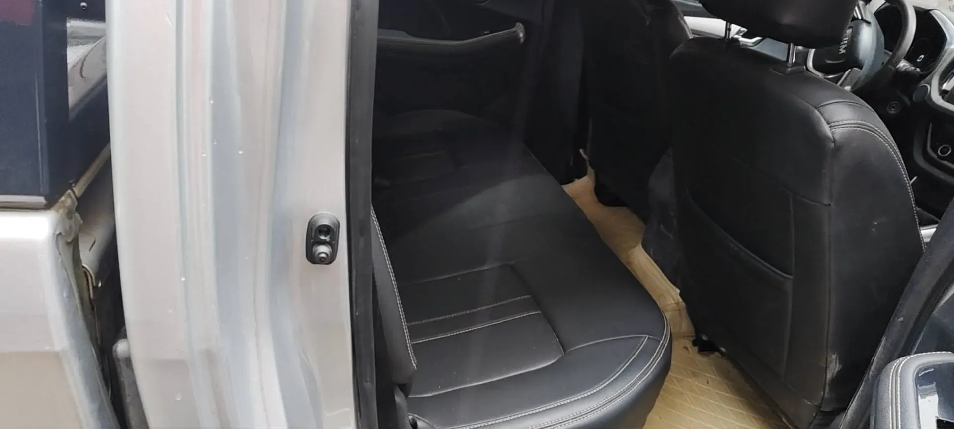 2020 JMC BaoDian 2.5T 140HP L4 5MT,autocango,china used car exporter,china ev exporter,chinese used car exporter,chinese used ev exporter