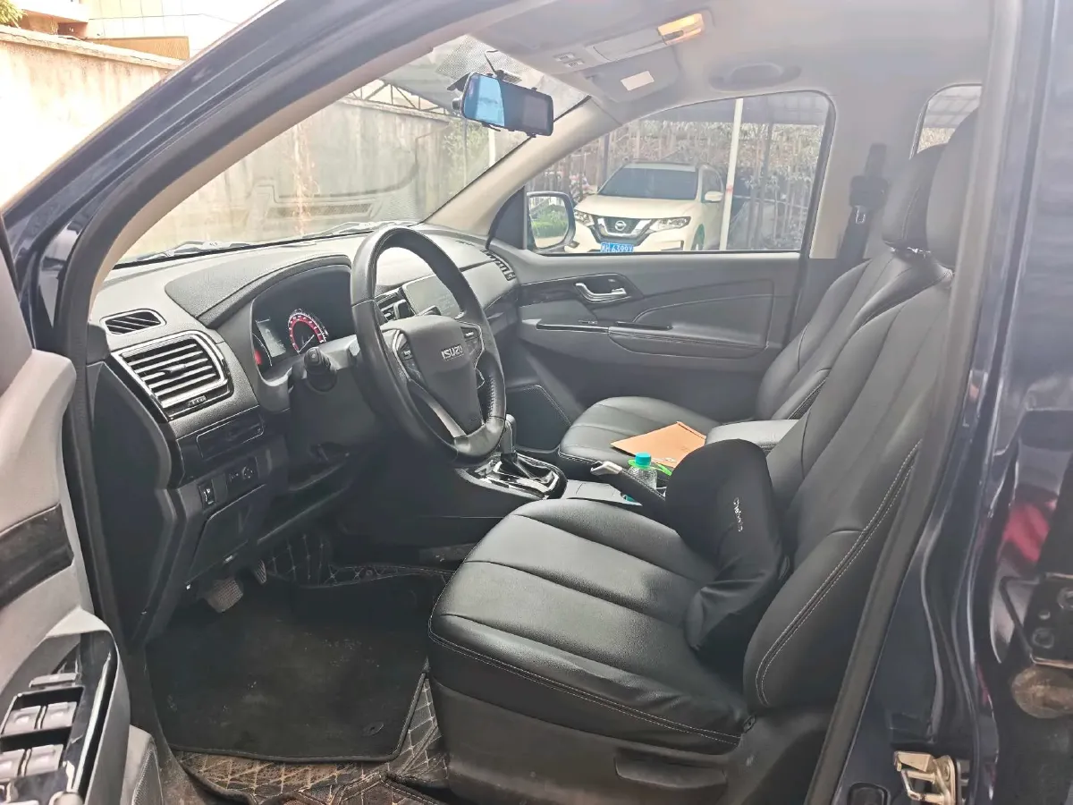 2020 Isuzu LingTuo 2.5T 150HP L4 6AT,autocango,china used car exporter,china ev exporter,chinese used car exporter,chinese used ev exporter