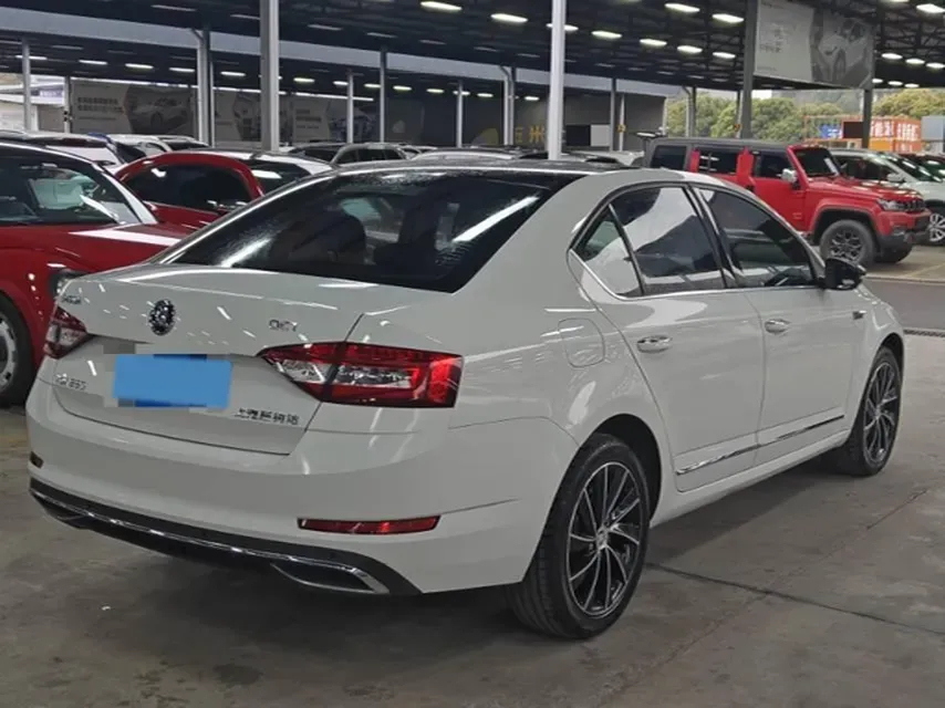 2019 Skoda Octavia 1.4T 150HP L4 7DCT,autocango,china used car exporter,china ev exporter,chinese used car exporter,chinese used ev exporter