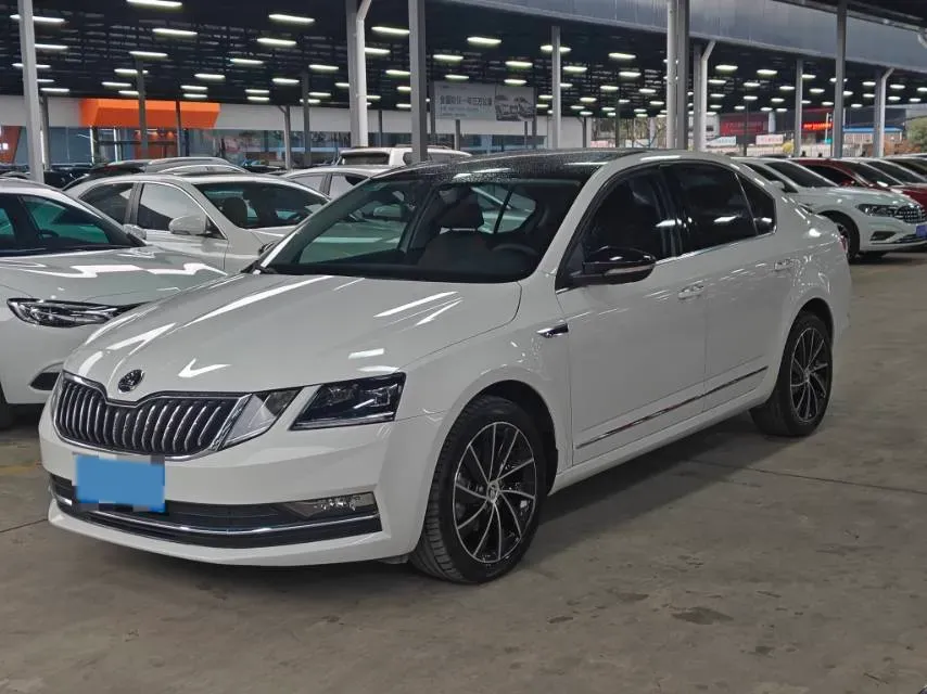2019 Skoda Octavia 1.4T 150HP L4 7DCT,autocango,china used car exporter,china ev exporter,chinese used car exporter,chinese used ev exporter