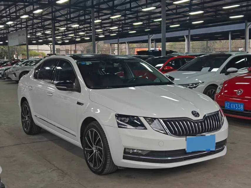 2019 Skoda Octavia 1.4T 150HP L4 7DCT,autocango,china used car exporter,china ev exporter,chinese used car exporter,chinese used ev exporter